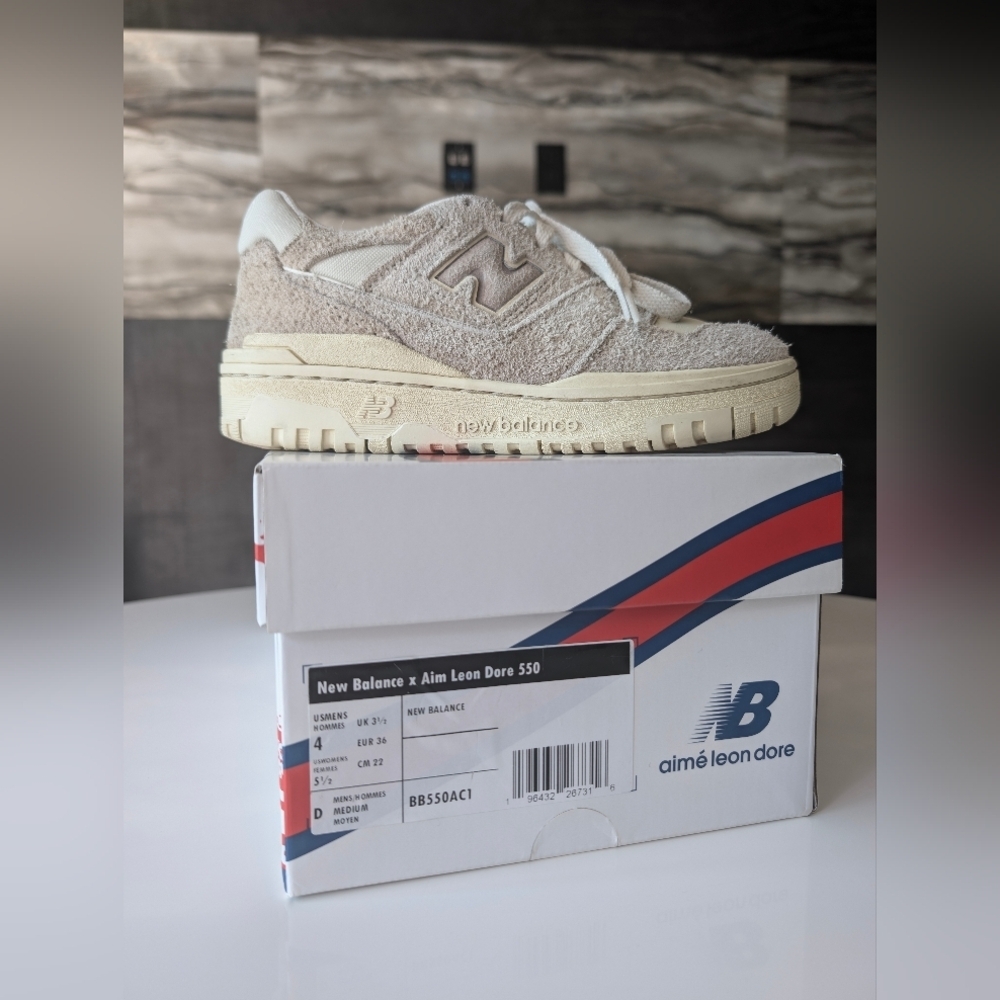 Aimé Leon Dore & New Balance 550 Sneaker in Grey Suede EUR36